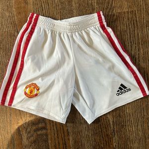 Manchester Utd kids shorts